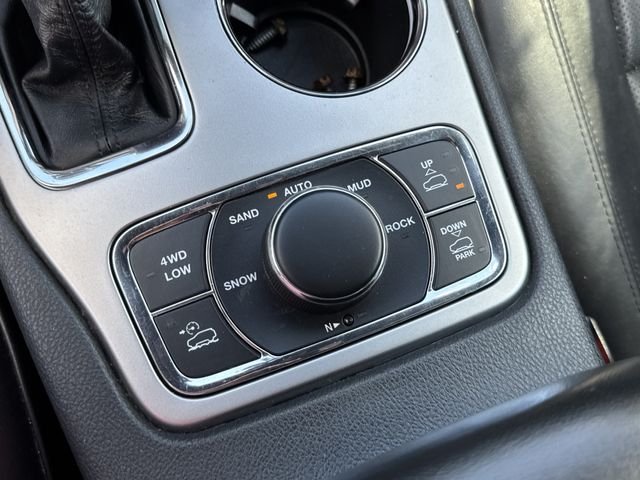 Used 2018 Gray Jeep Overland image 36