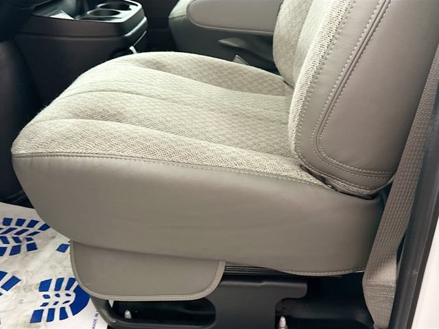 2025 Chevrolet Express Cargo Work Van - Photo 19