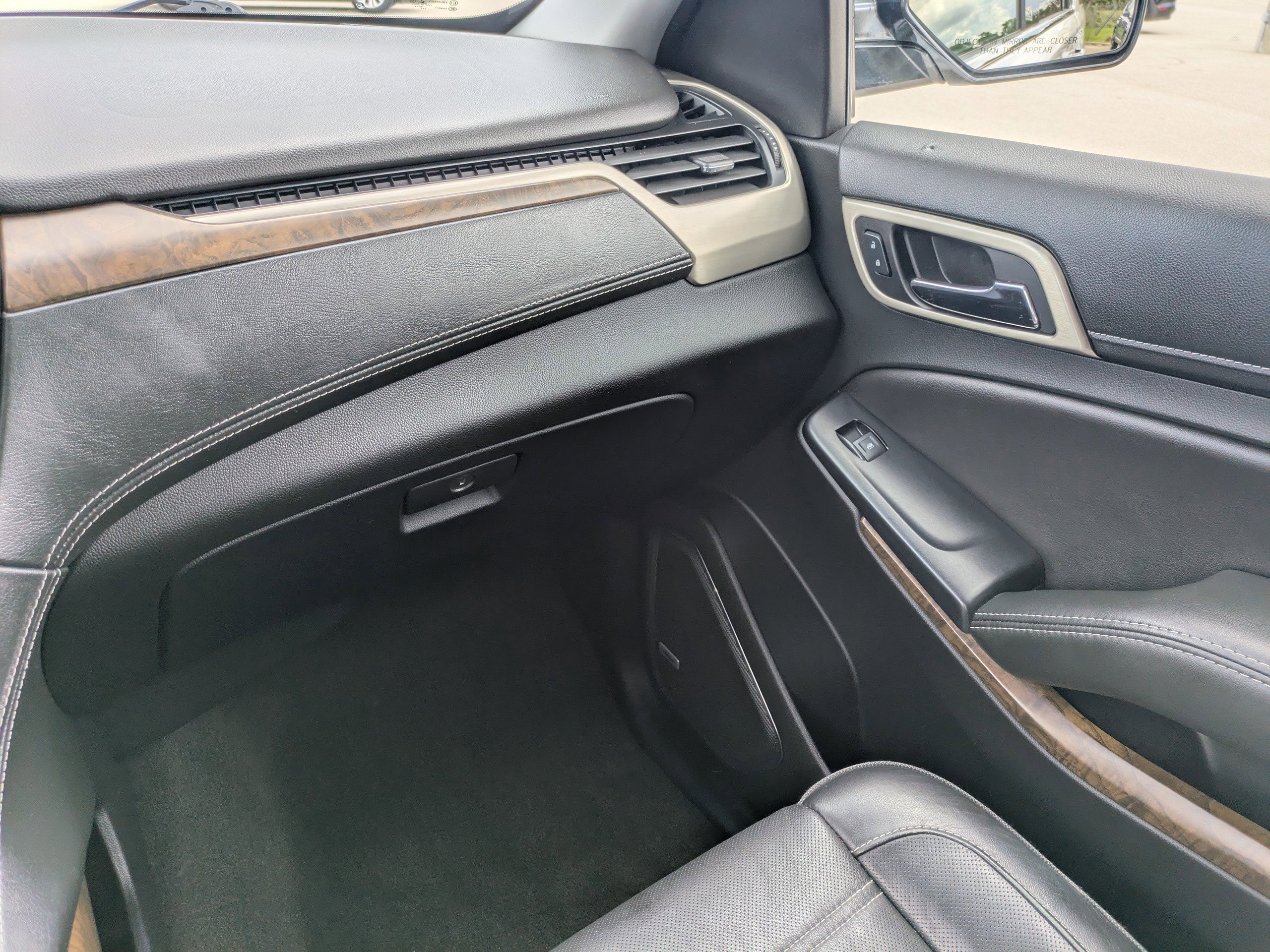 Used 2018 White Frost Tricoat GMC Denali image 19