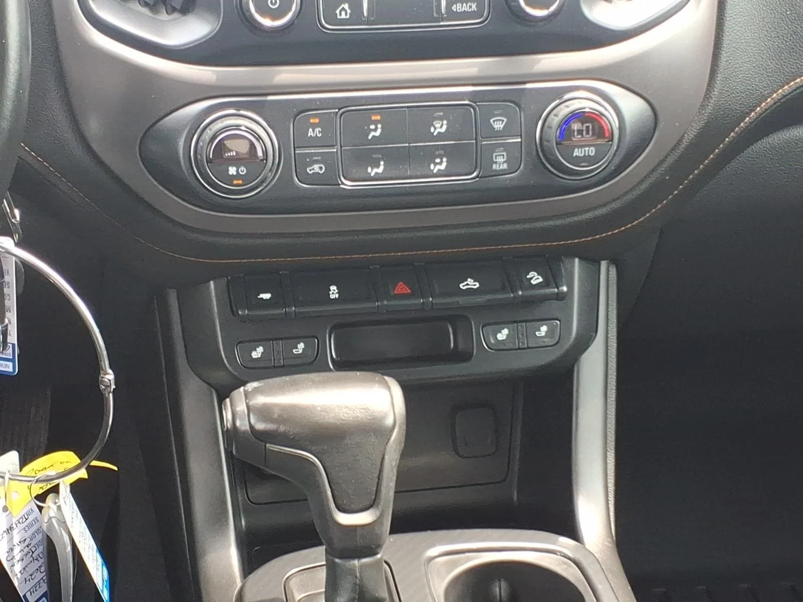 Used 2021 Steel Metallic GMC AT4 w/Cloth image 20