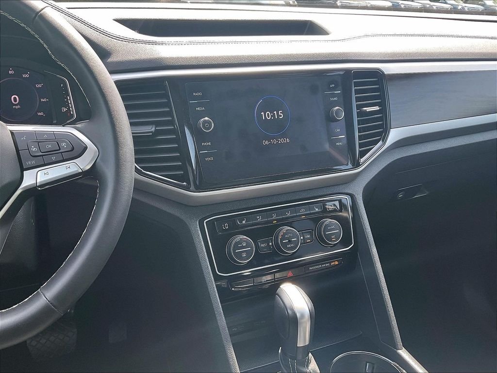 Used 2023 Black Volkswagen 3.6L V6 SE w/Technology image 18