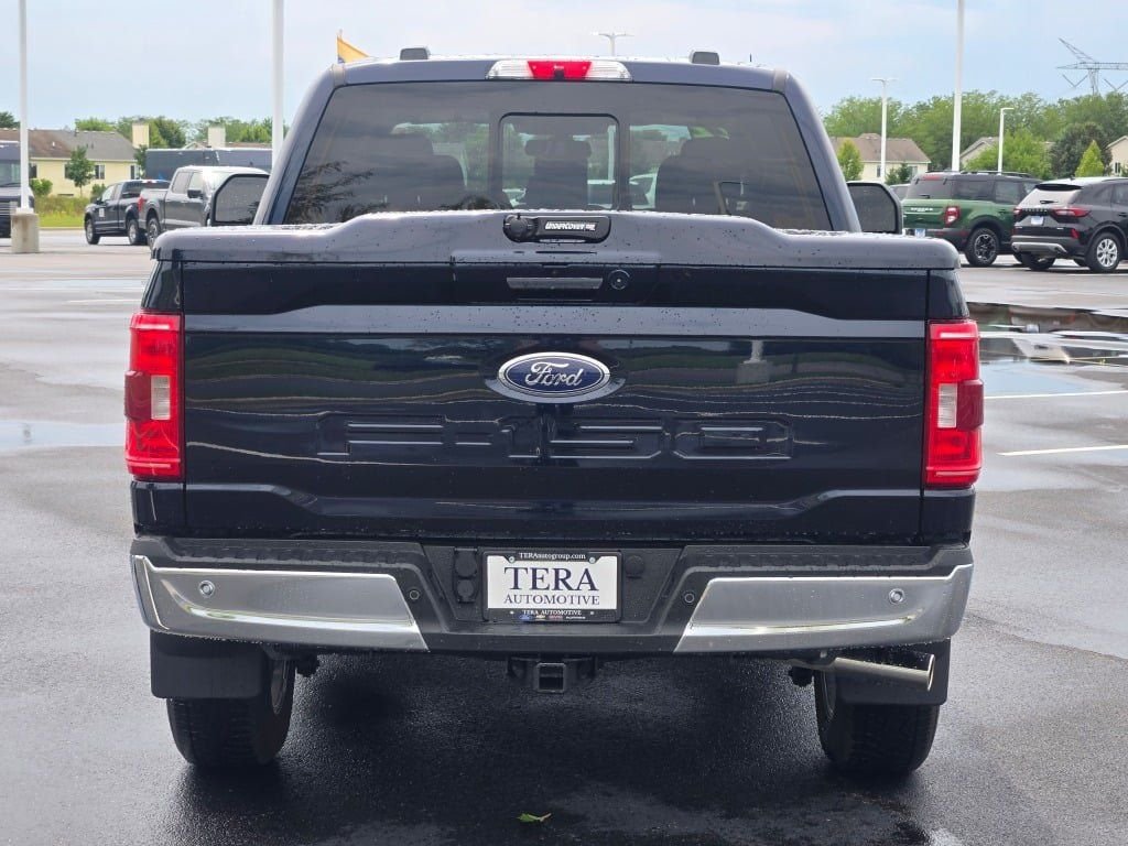 Certified Used 2022 Antimatter Blue Metallic Ford XLT image 15