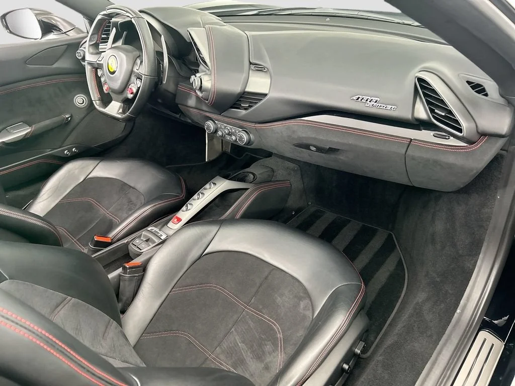 Used 2018 Nero Ferrari  image 23