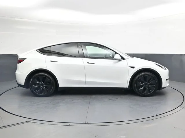 Used 2025  Tesla Long Range image 3