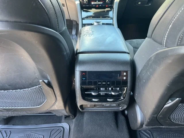 Used 2023 Black Jeep Altitude image 15