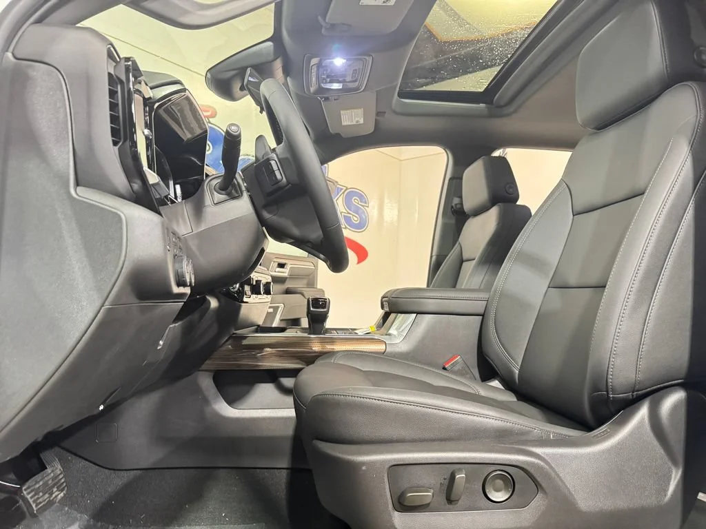 New 2026 Summit White Chevrolet LT Trail Boss image 8