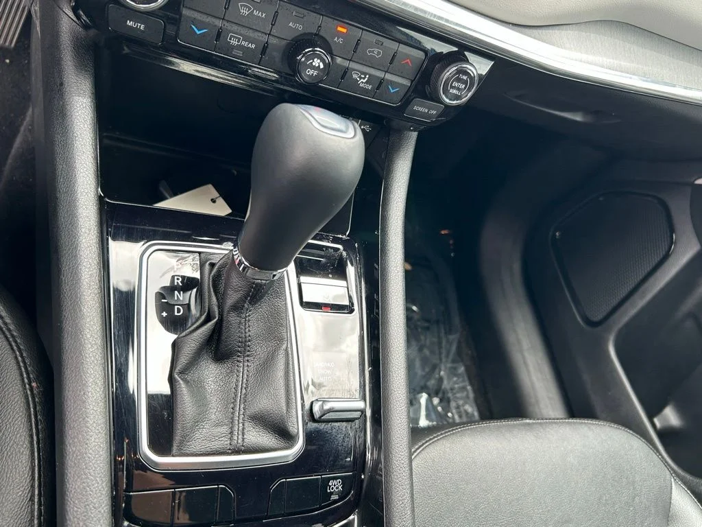 Used 2023 Blue Jeep Limited image 23