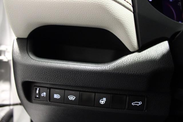 Certified Used 2024 WIND CHILL PEARL Toyota  image 11