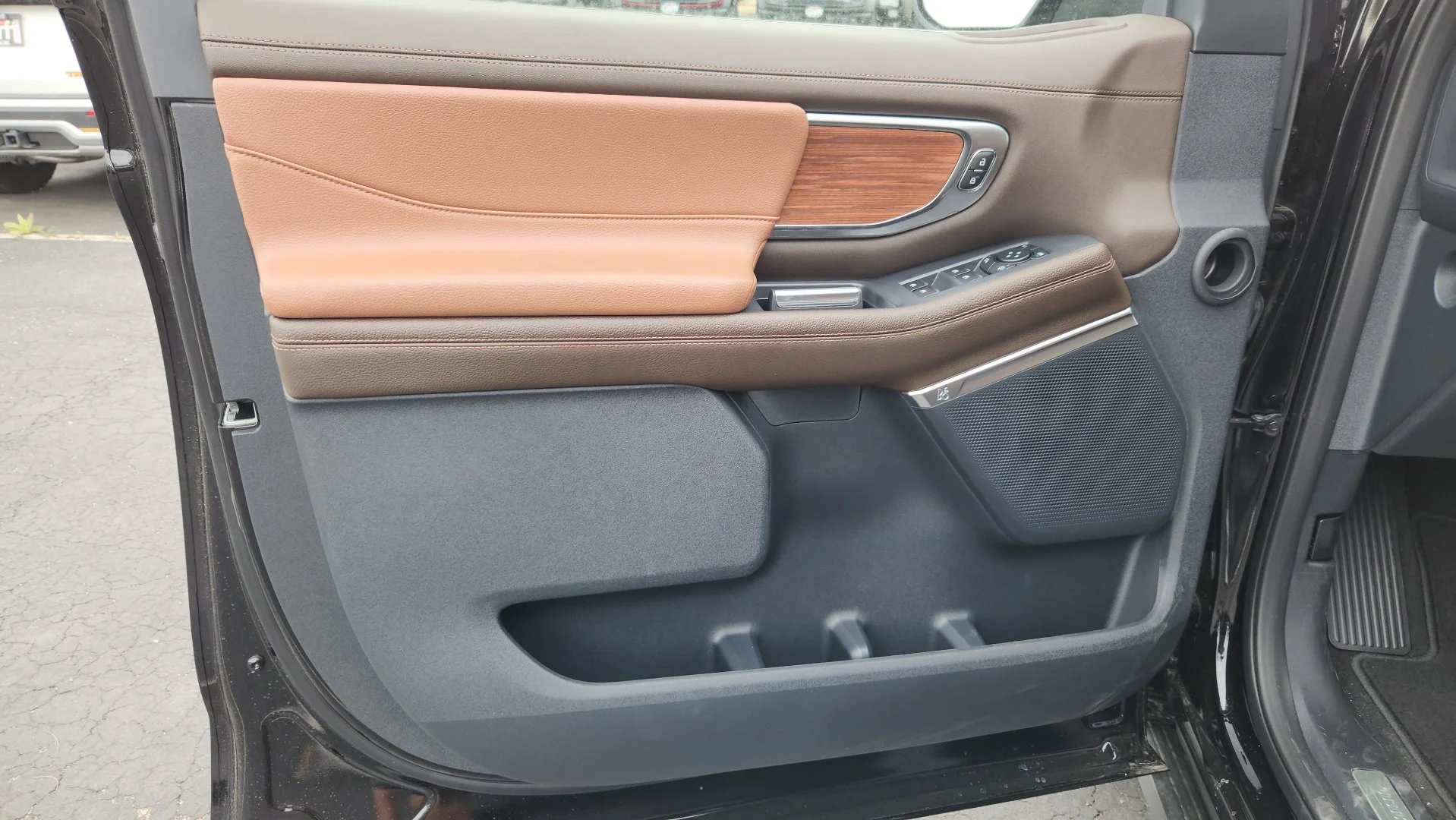 New 2027 Agate Black Metallic Ford King Ranch image 12