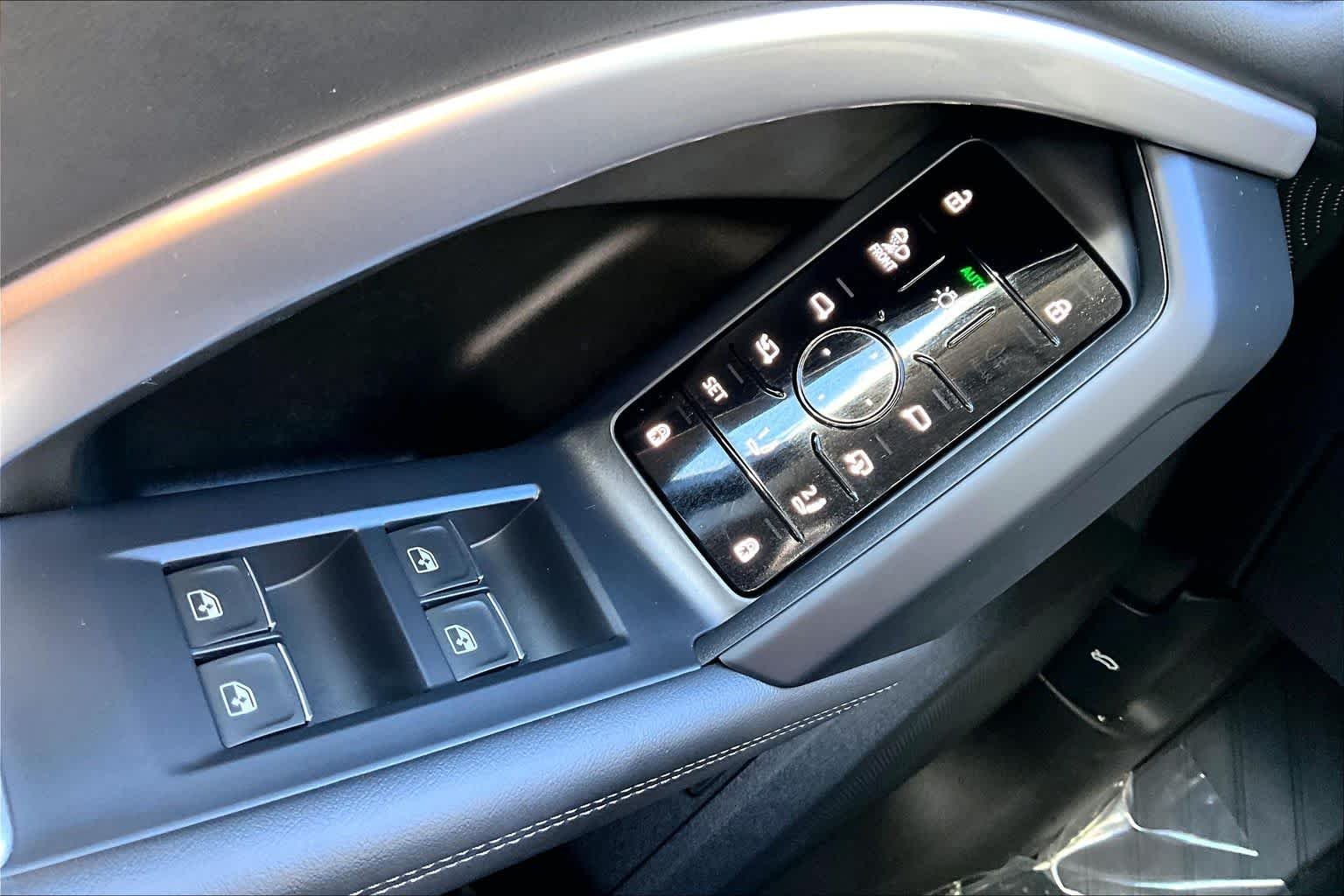 Used 2025 Glacier White Metallic Audi Premium Plus image 37