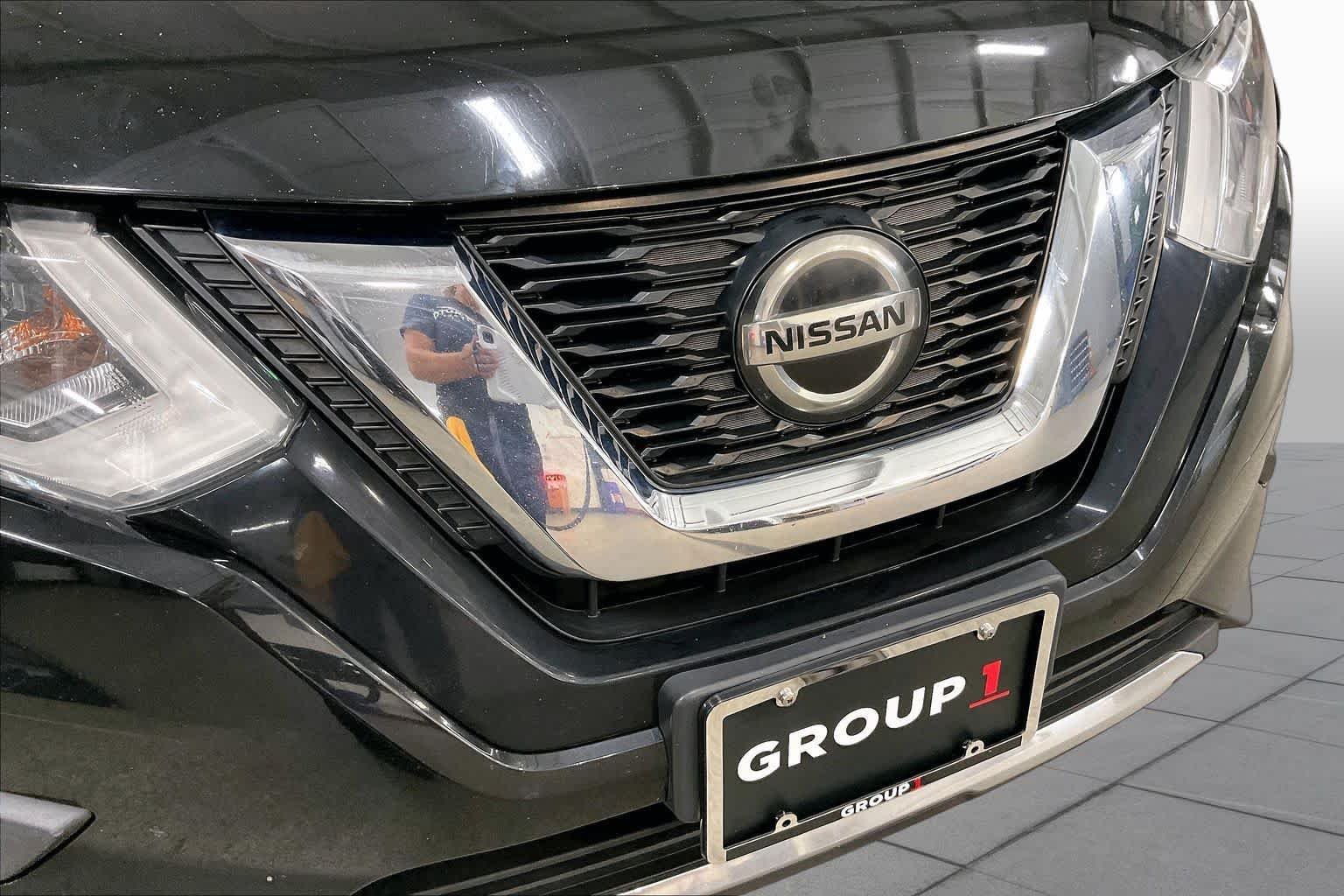 Used 2018 Magnetic Black Nissan SV image 30