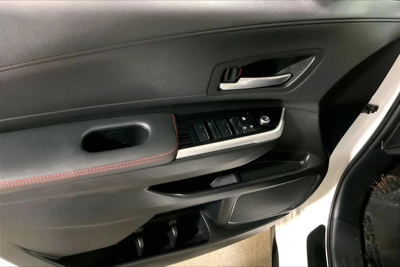 Used 2025 Ice Cap Toyota XSE image 36