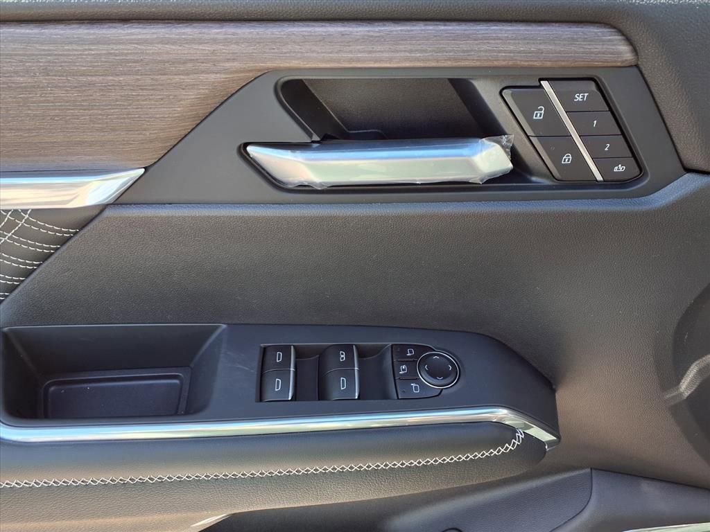 2026 GMC Acadia Denali - Photo 16