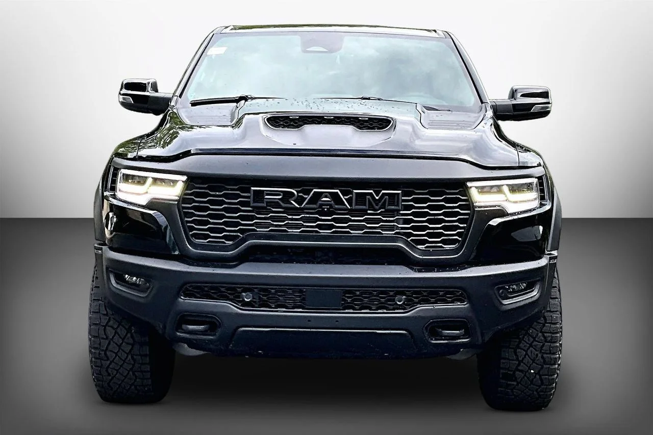New 2026 Diamond Black Crystal Pearl-Coat Exterior Paint RAM RHO image 3