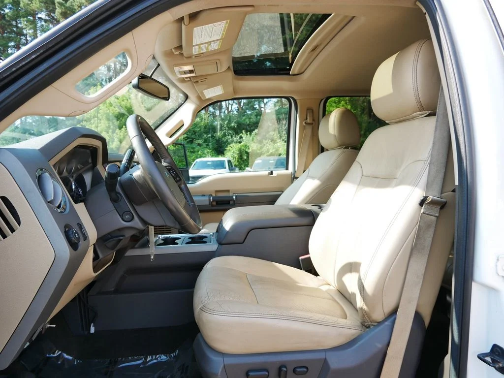 Used 2012 White Ford Lariat image 15