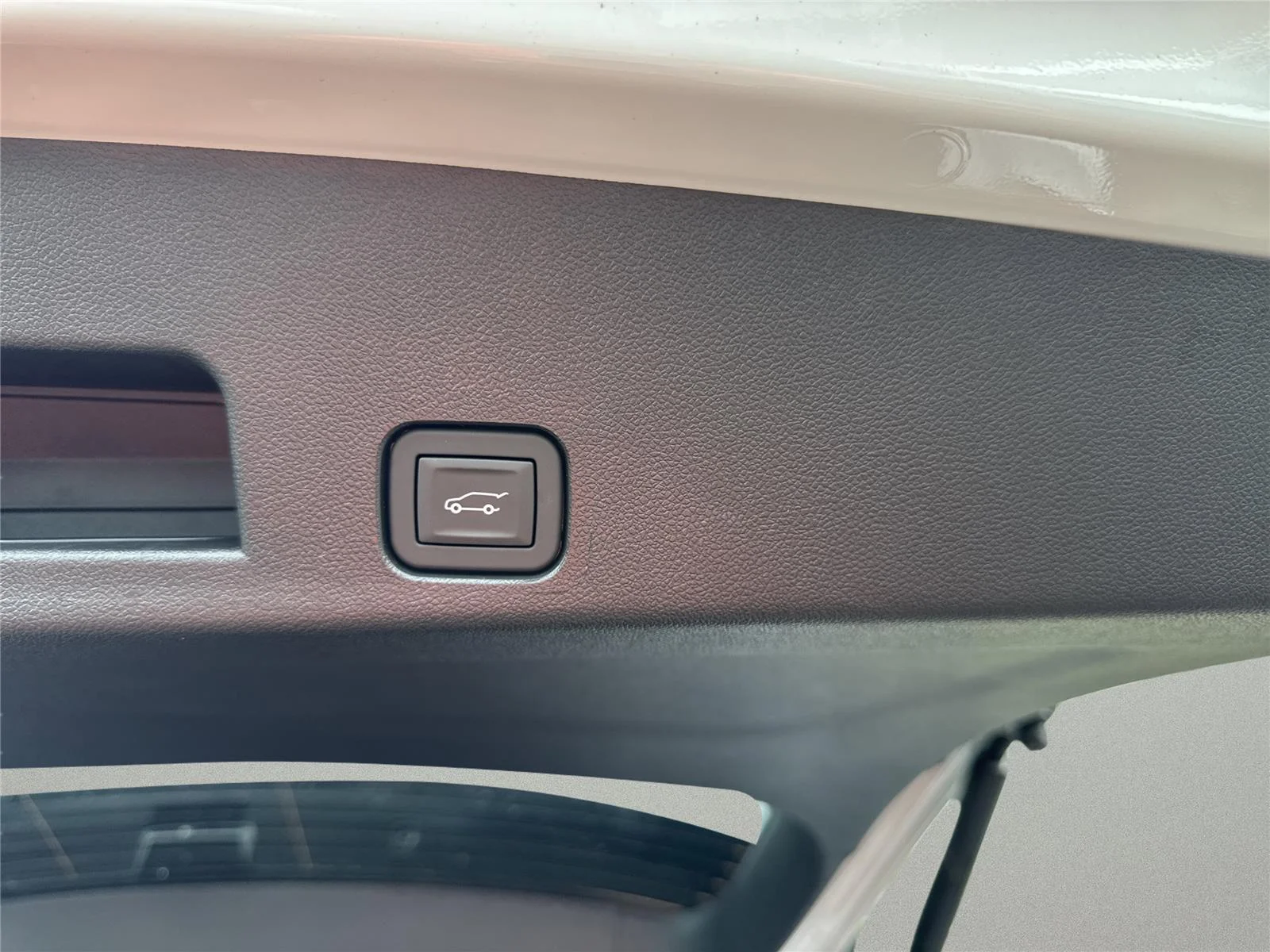 New 2026 Summit White GMC Elevation image 15