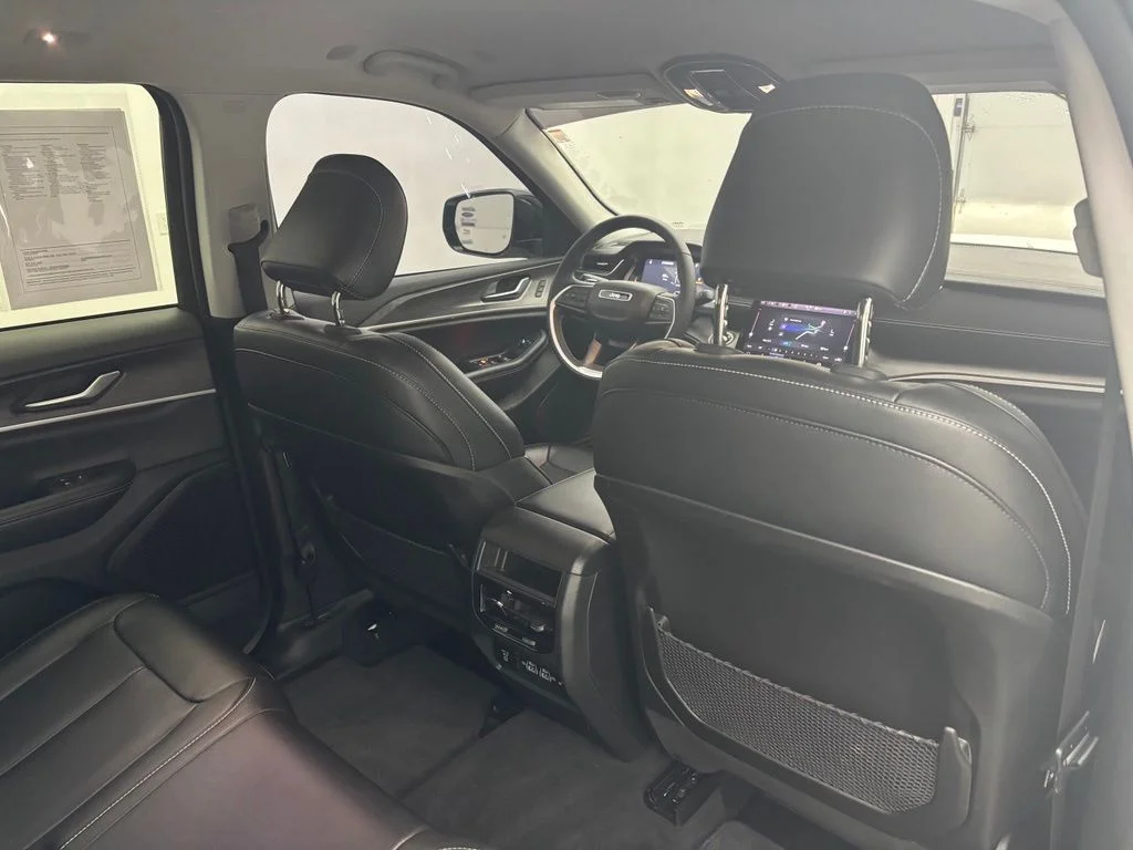 Used 2024 White Jeep Limited image 40
