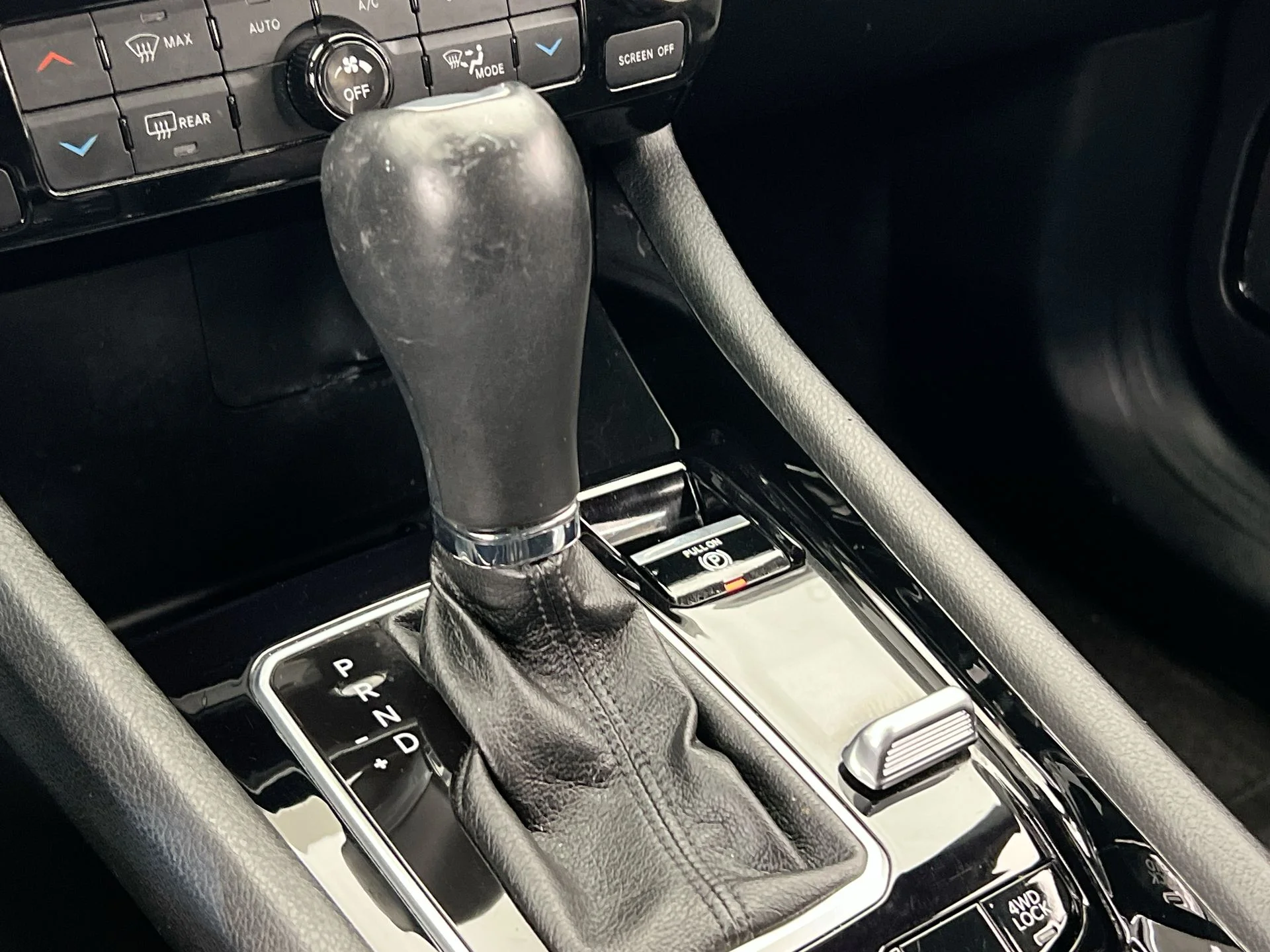Used 2025 Silver Jeep Limited image 27