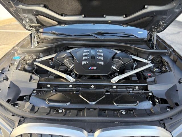 Used 2024 Gray Metallic BMW M60i image 41