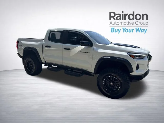 2023 Chevrolet Colorado 4WD ZR2 Crew Cab Short Box's photo