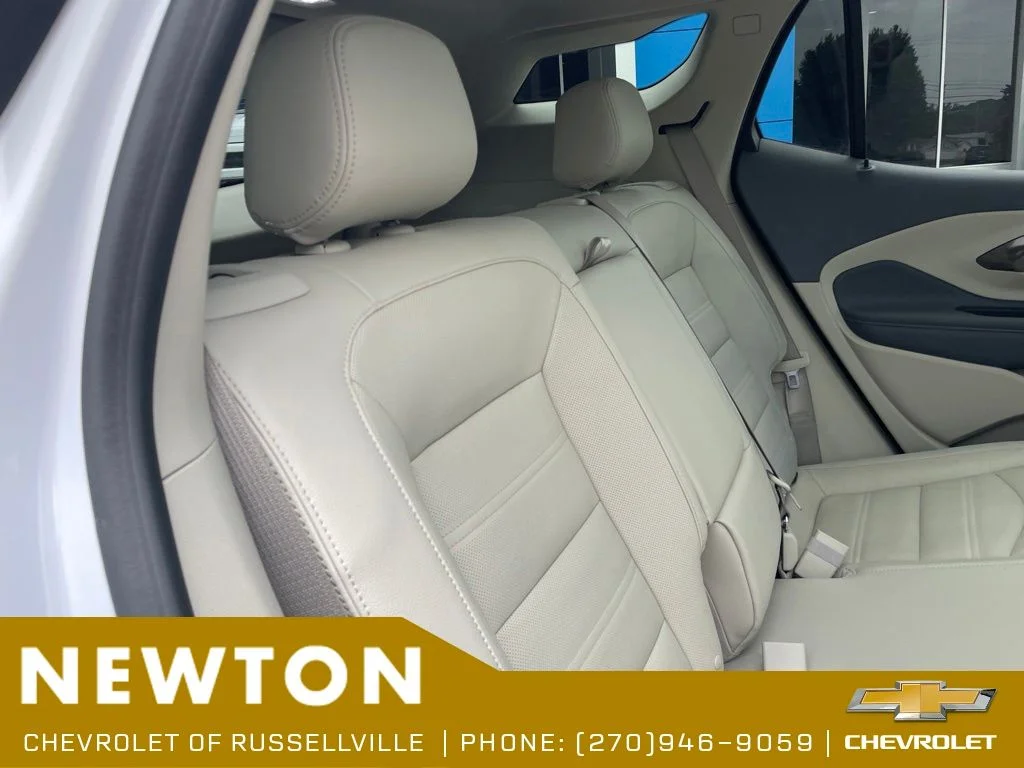 Used 2022 White Frost GMC Denali image 27