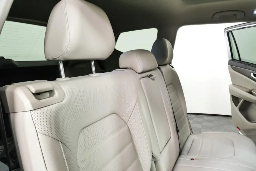 New 2026 Opal White Pearl Volkswagen 2.0T SEL image 21