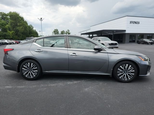 Used 2023 Gray Nissan 2.5 SV image 1
