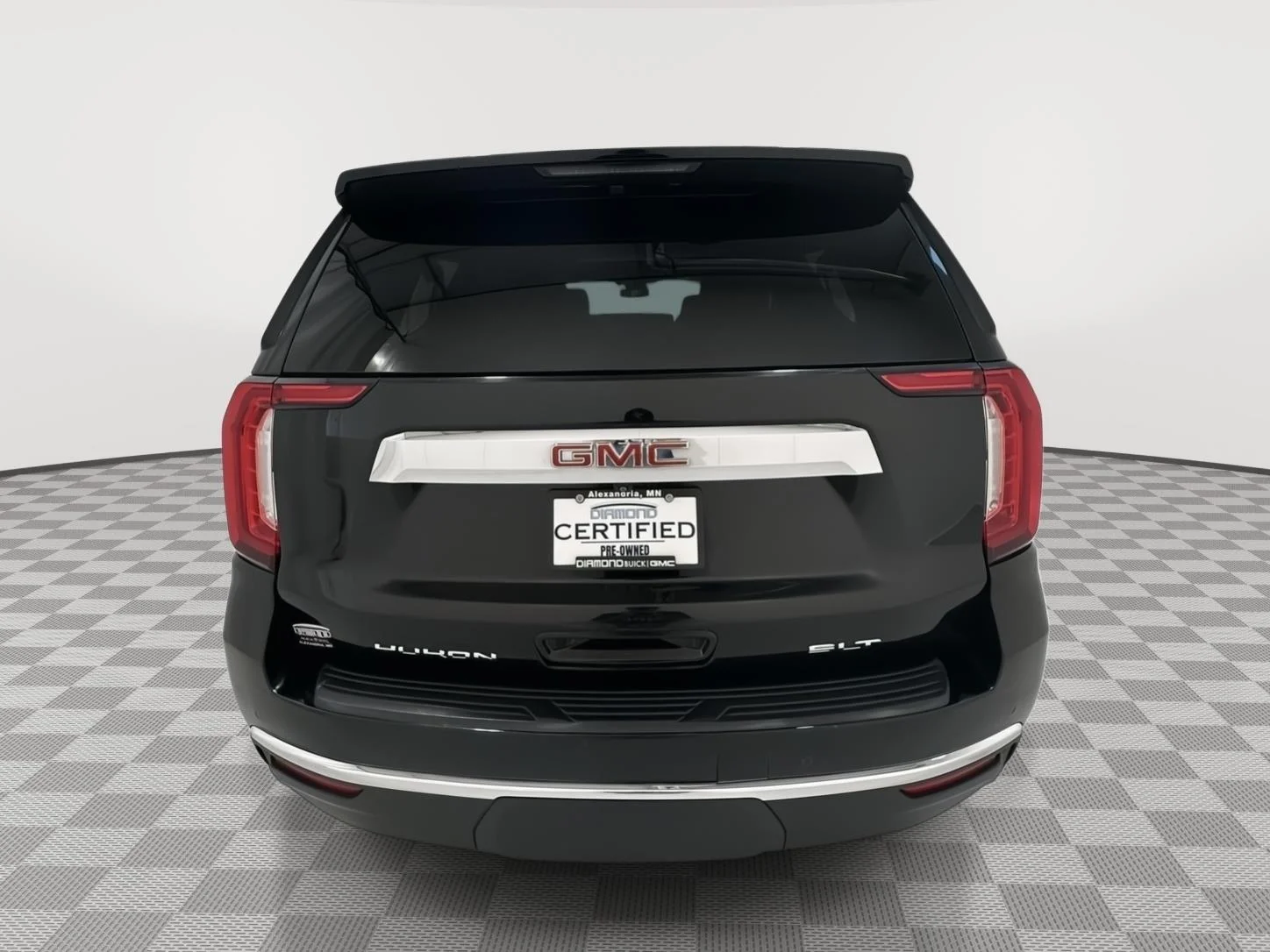 Used 2024 Onyx Black GMC SLT image 4