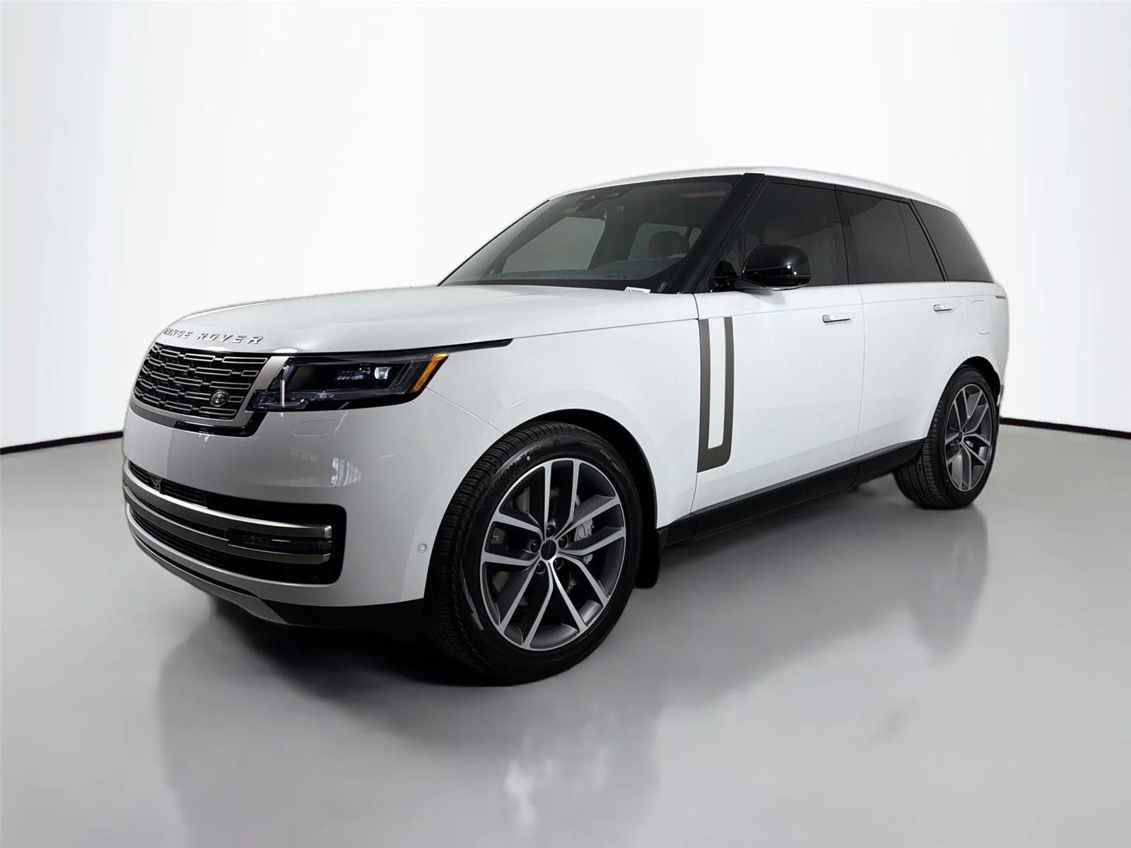2026 Land Rover Range Rover 3.0 PHEV SE SWB's photo