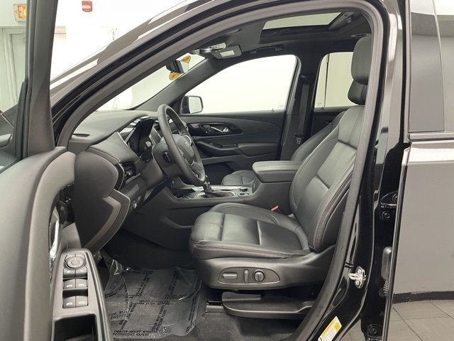 2023 Chevrolet Traverse 2LT photo 3