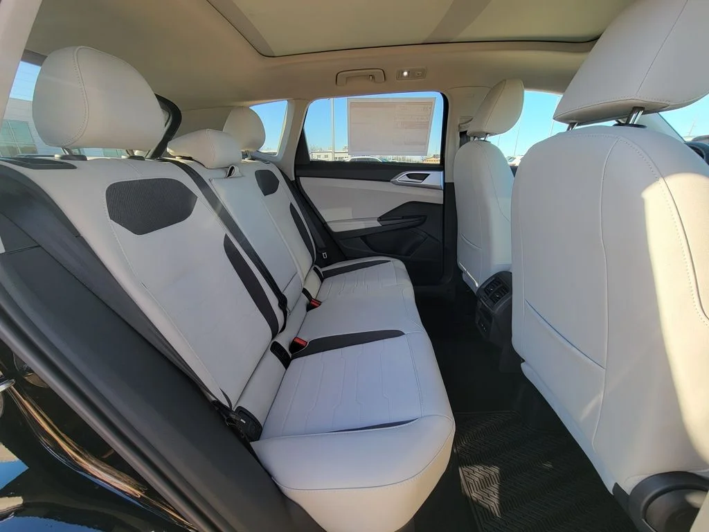 2026 Volkswagen Taos SE - Photo 14