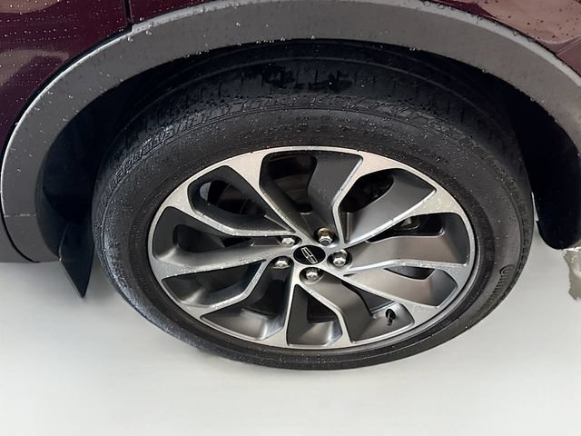 Used 2021 Red Lincoln Reserve image 33
