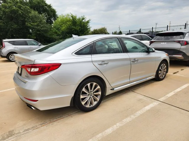 Used 2015 Silver Hyundai Sport image 4