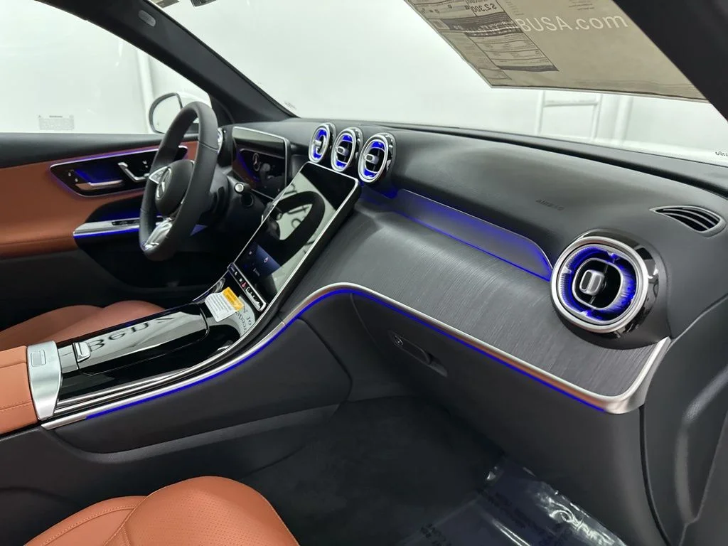 Used 2026 White Mercedes-Benz GLC 300 image 27