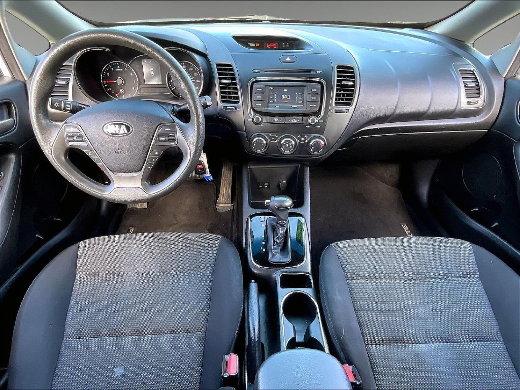Used 2018 Silky Silver Kia LX image 20