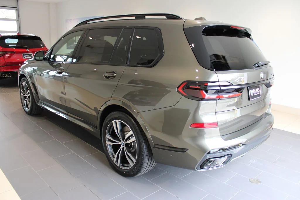 New 2026 Manhattan Green Metallic BMW xDrive40i image 31