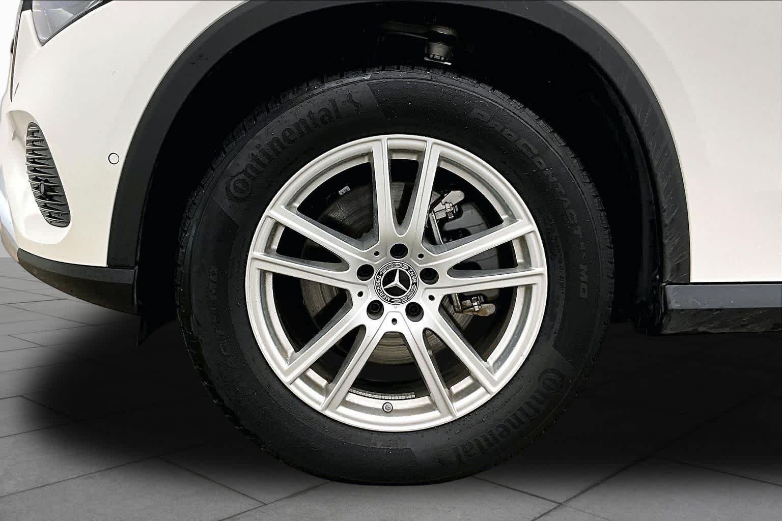 Used 2025 Polar White Mercedes-Benz GLC 300 image 11