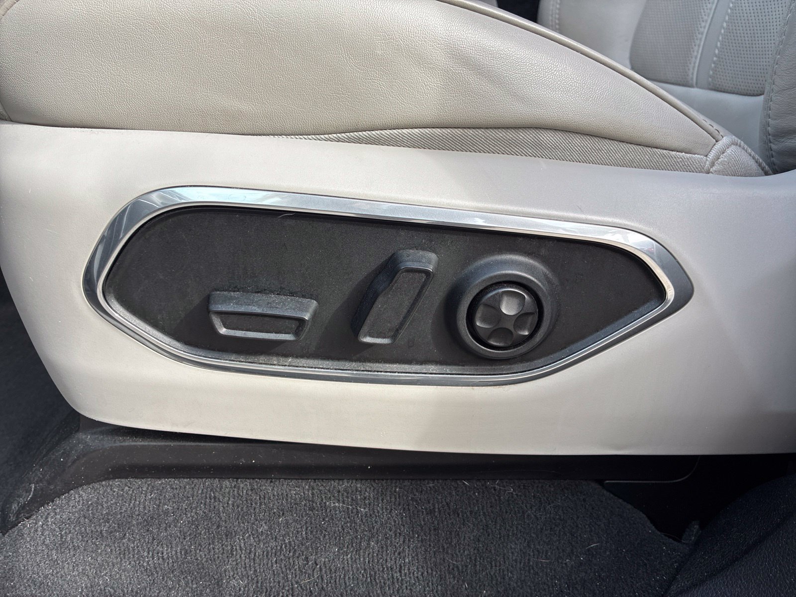 Used 2022 Silver Jeep Series II image 26