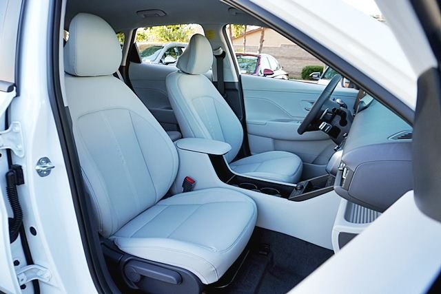 New 2026 White Hyundai SEL Premium image 14