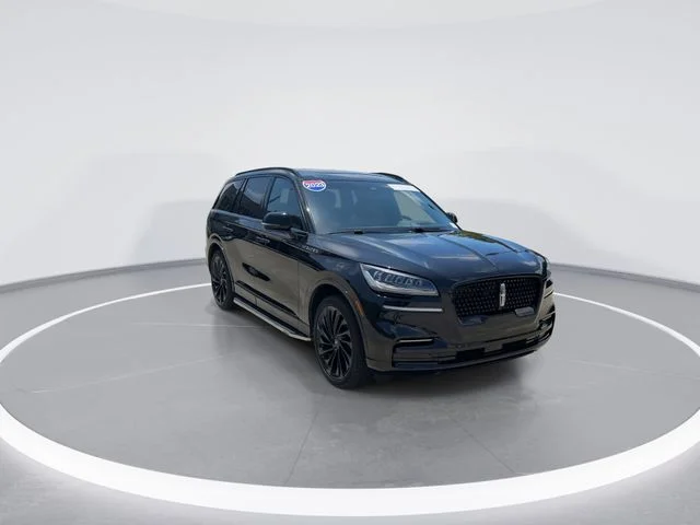 Used 2023 Black Lincoln Reserve image 1
