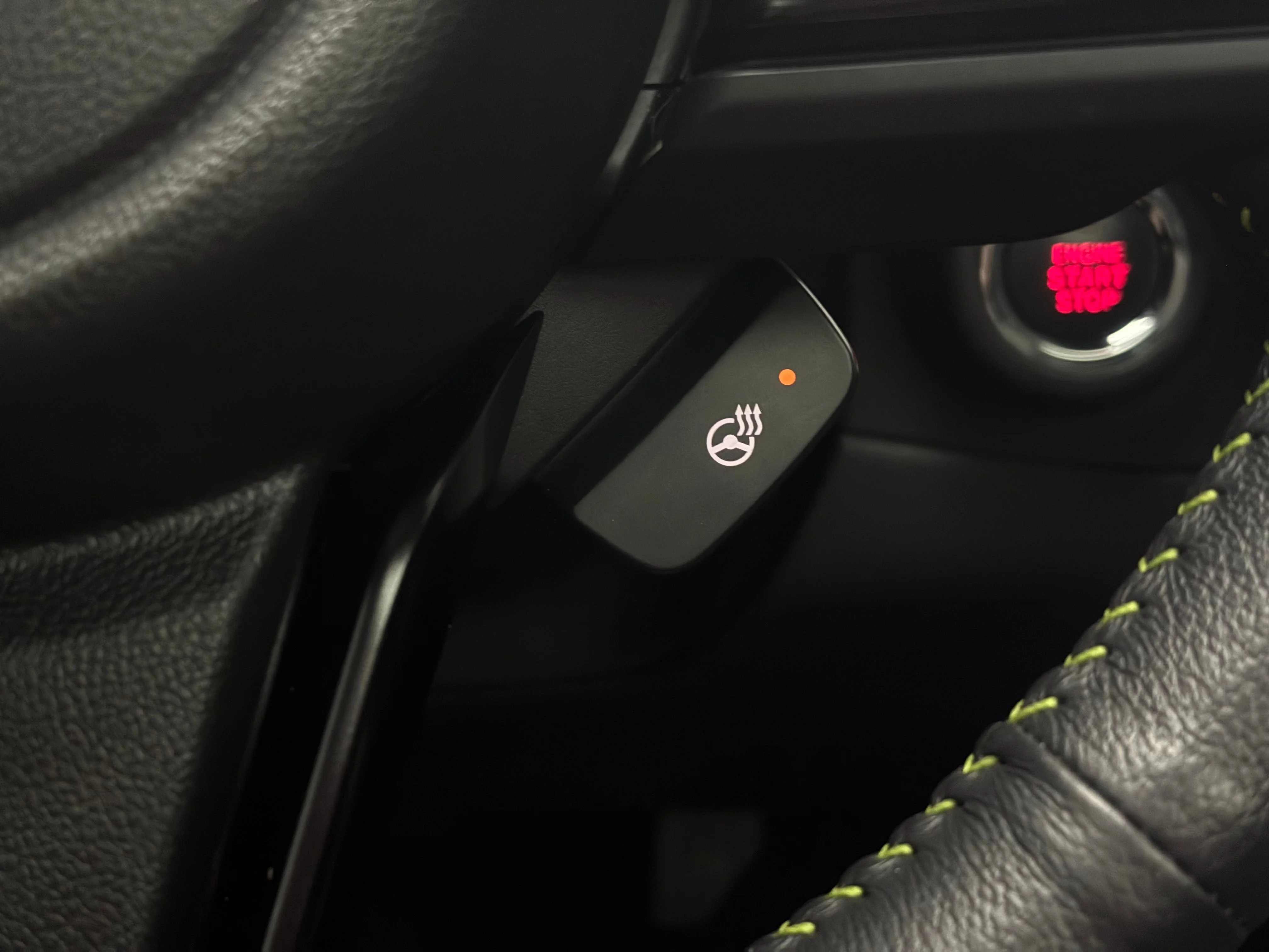 Used 2025 Crystal Black Silica Subaru Onyx Edition image 21
