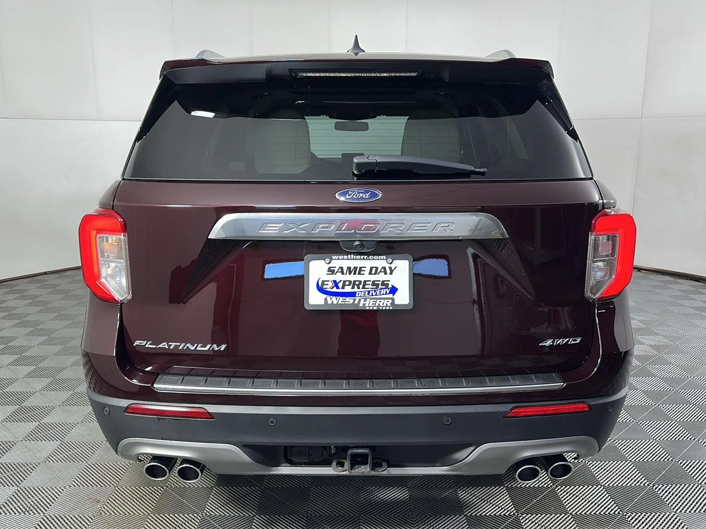 Used 2023 Jewel Red Metallic Tinted Clearcoat Ford Platinum image 6