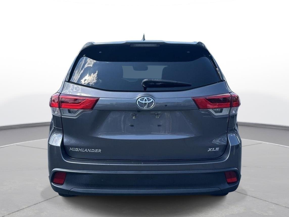 Used 2019 Predawn Gray Mica Toyota XLE image 7