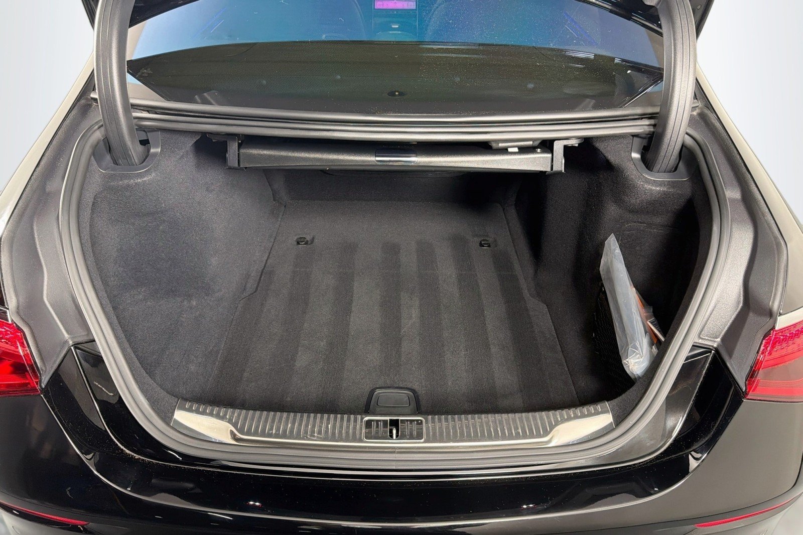 Certified Used 2022 Black Mercedes-Benz S 580 image 27