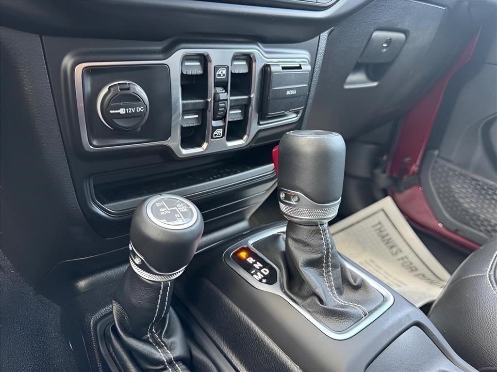 Used 2022 Snazzberry Pearlcoat Jeep Unlimited Sahara image 23