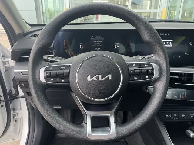 2025 Kia K5 LXS - Photo 19