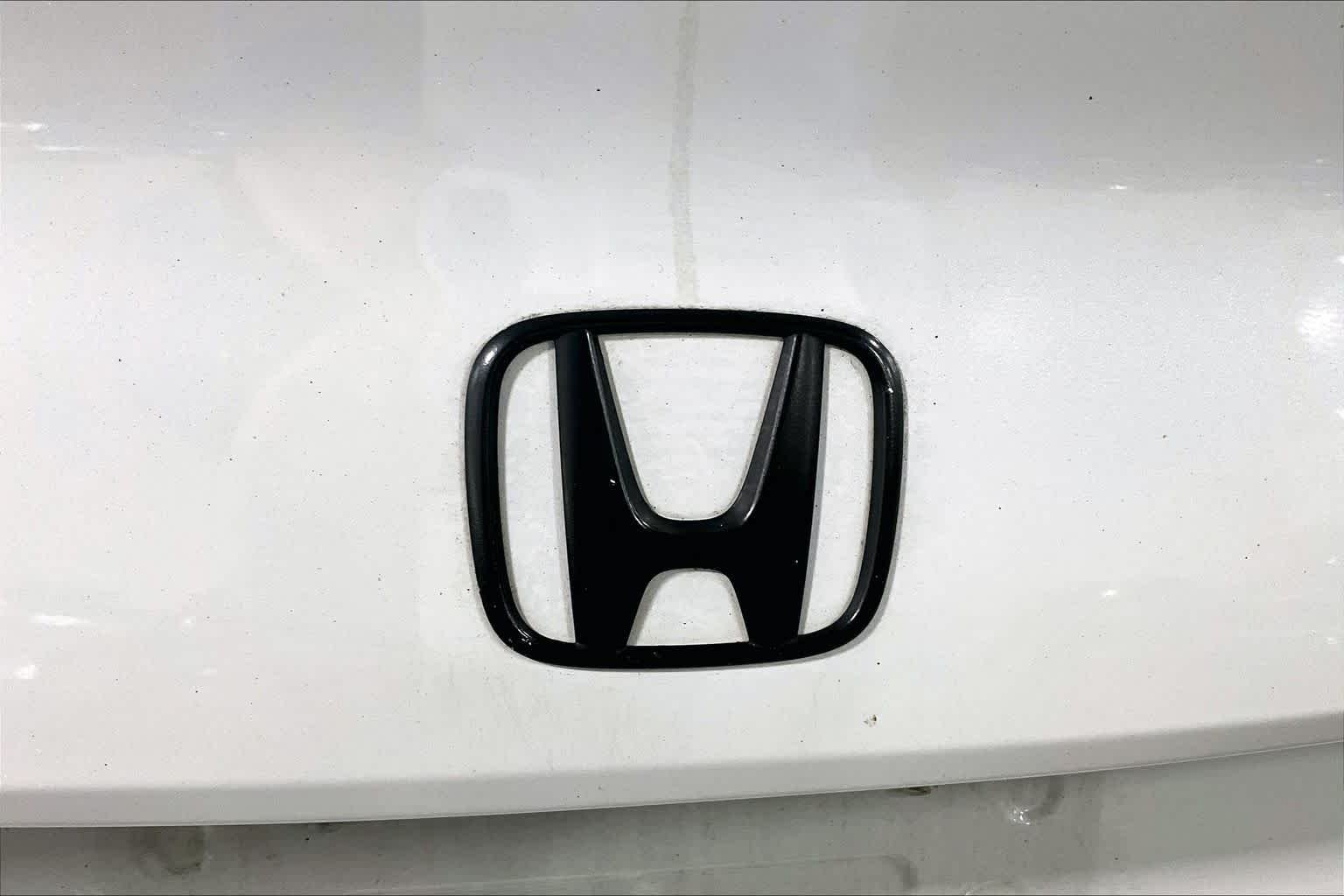 Used 2022 Platinum White Pearl Honda Sport image 31