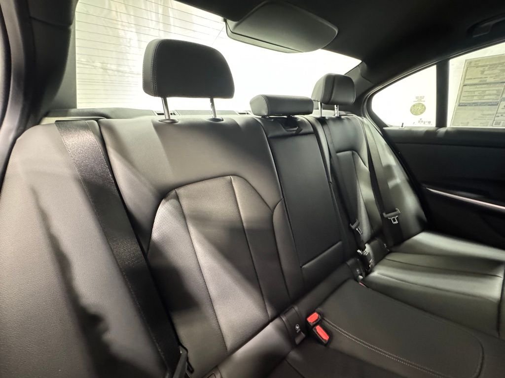 2026 BMW 3 Series 330i - Photo 24
