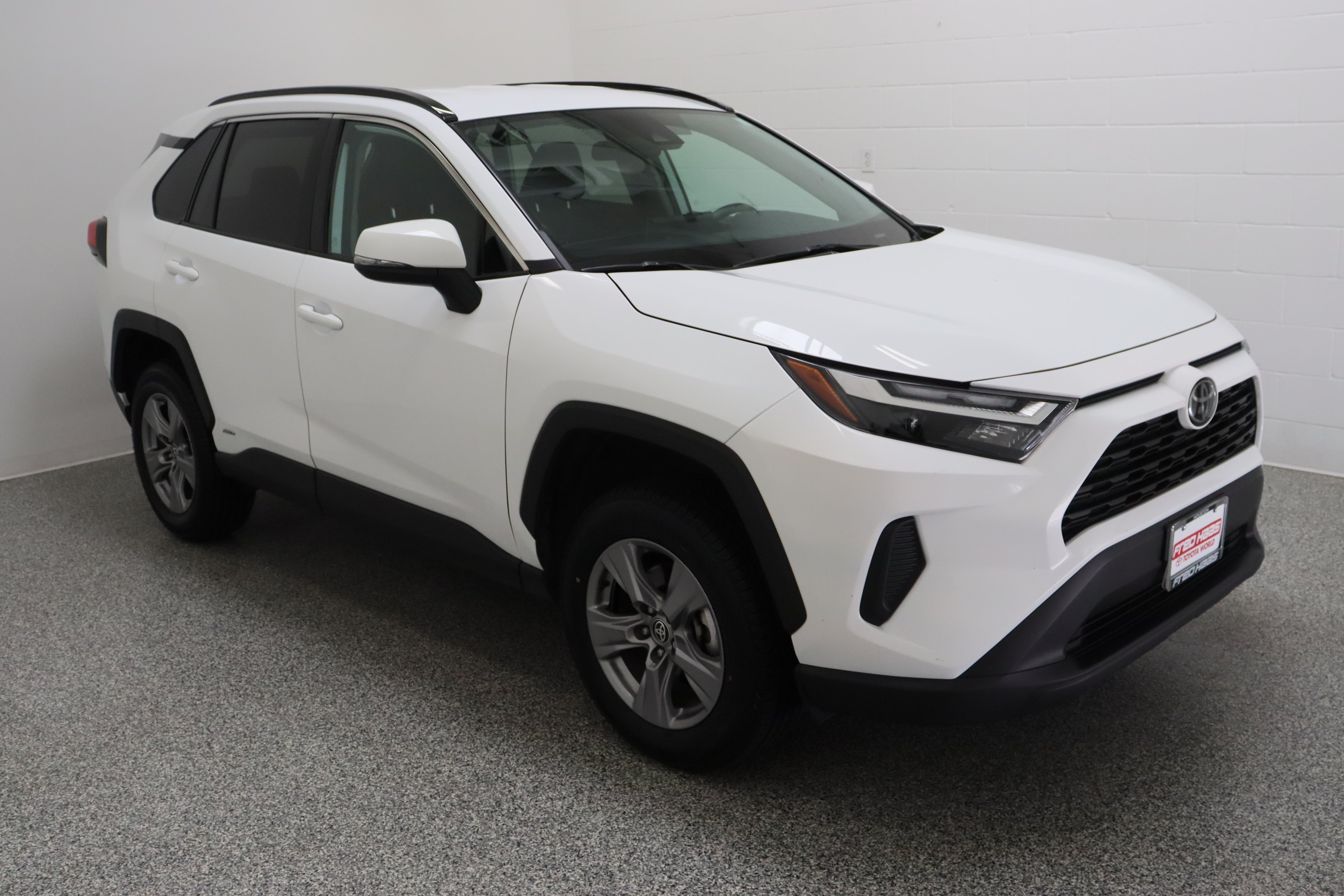 Certified Used 2025 White Toyota Hybrid LE 2.5L image 4