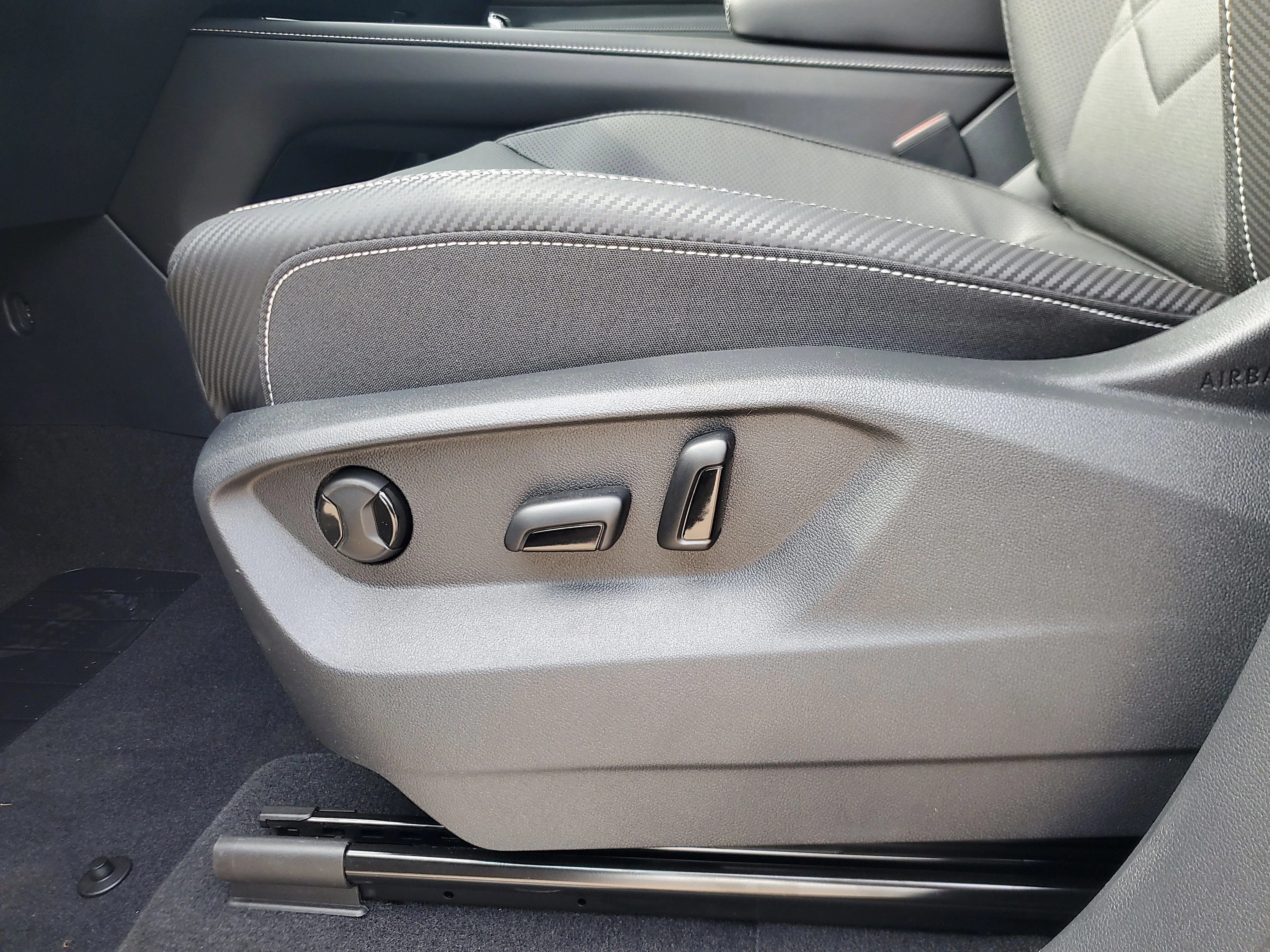 New 2026 Green Volkswagen 2.0T SE w/Technology image 15
